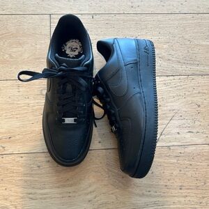Mens Air Force 1’s 9.5
